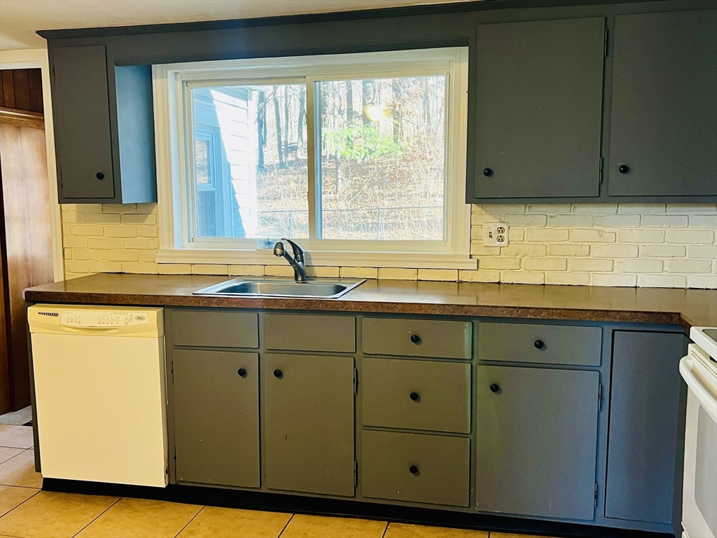 26 Hastings Road Spencer, MA 01562 - Photo 15 of 35 Gallery Image 15