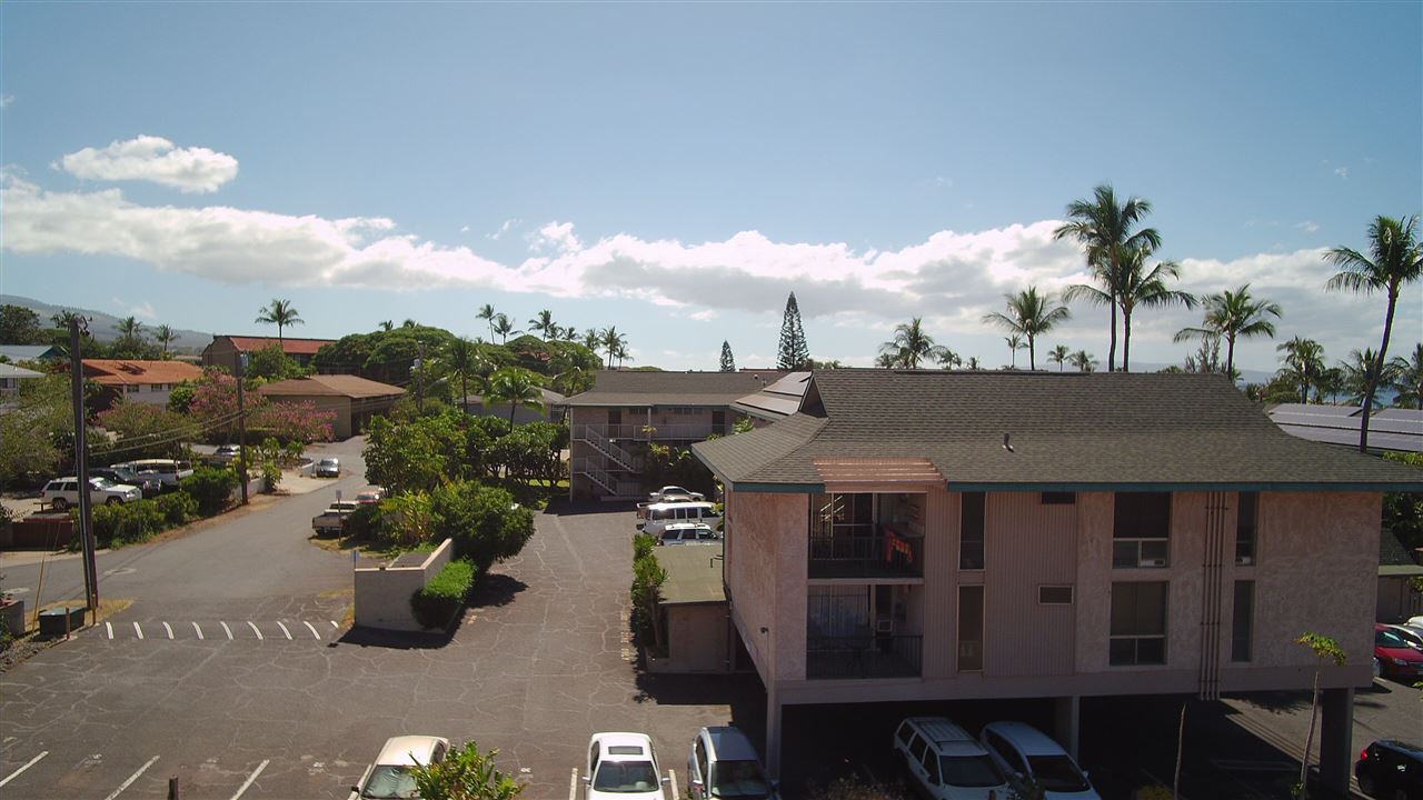 82 Kanani Road Kihei, HI 96753 - Photo 13 of 20 a view of a backyard with sitting area