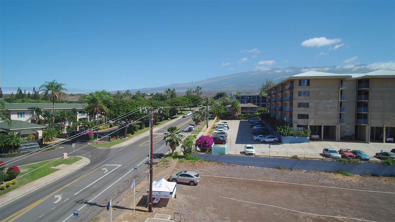 82 Kanani Road Kihei, HI 96753 - Photo 9 of 20 a view of a basketball court