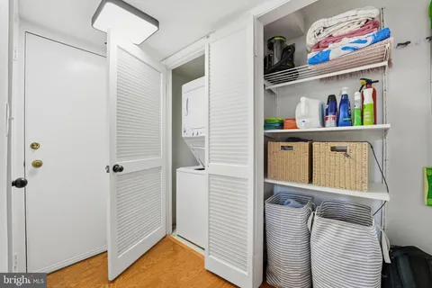 a view of walk in closet