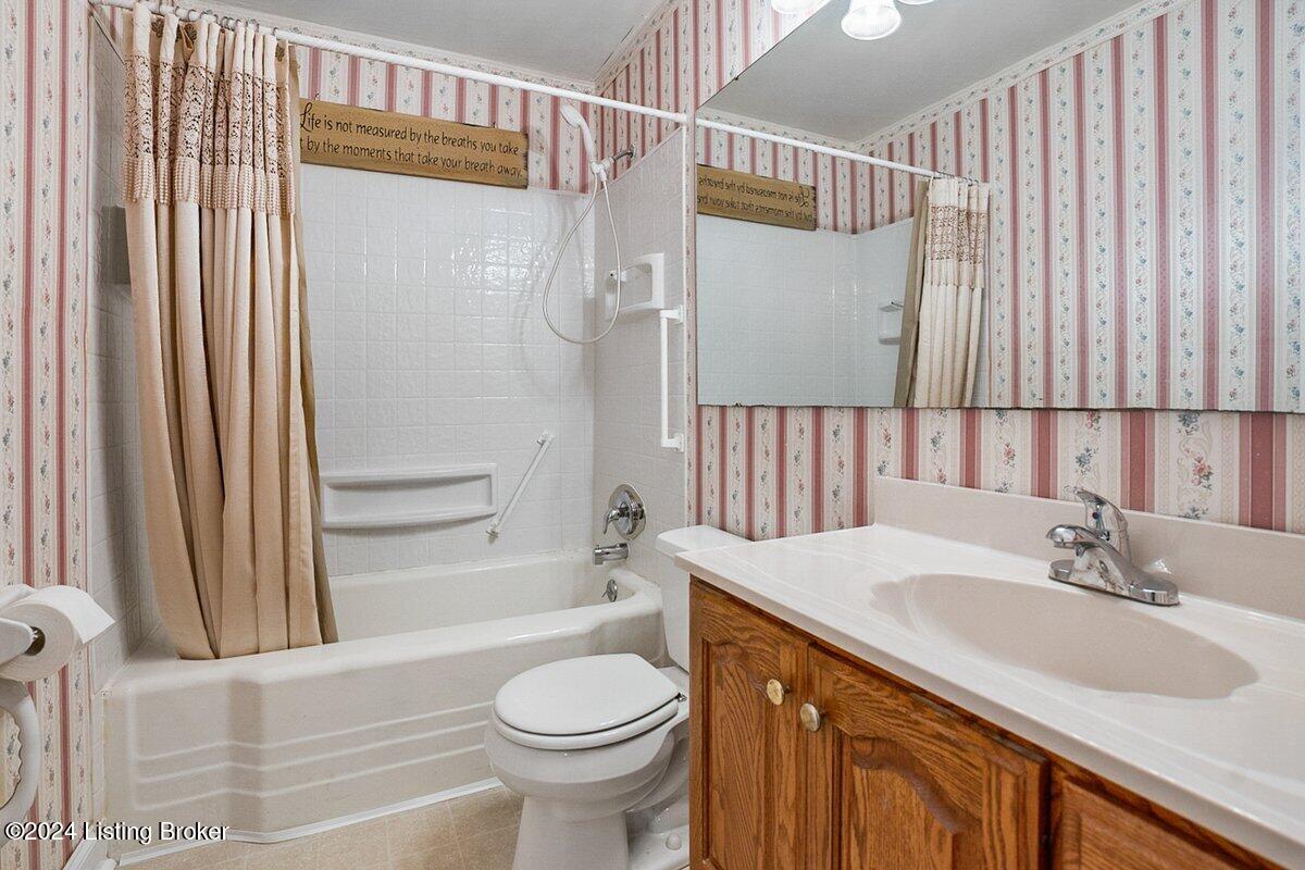 7315 Mt Washington Road Louisville, KY 40229 - Photo 13 of 29 7314-20