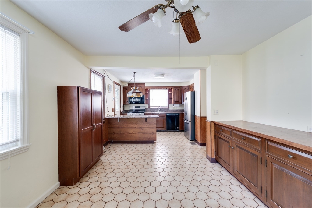 57 Bither Street Springfield, MA 01118 - Photo 2 of 37
