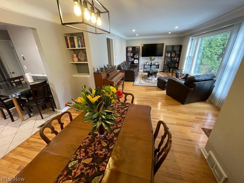 6579 Longridge Road Cleveland, OH 44124 - Photo 4 of 16 Gallery Image 4