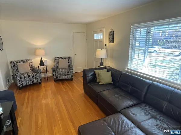 $3,950 | 950 South Plympton Street, New Milford, NJ 07646