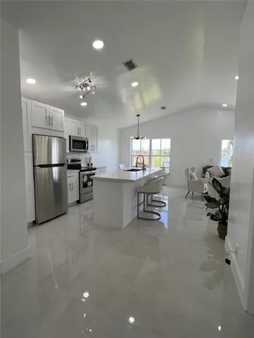 $2,800 | 6354 Buena Vista Drive, Margate, FL 33063