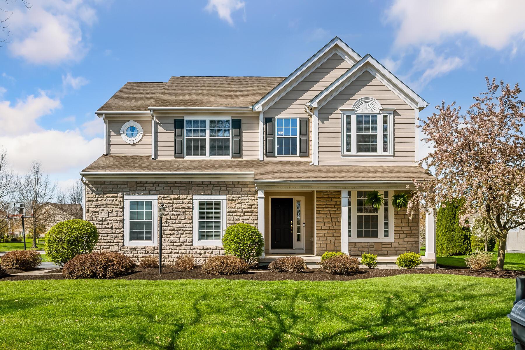 7198 Springview Lane Dublin, OH 43016 - Photo 1 of 38 2-web-or-mls-7198 Springview Ln-102