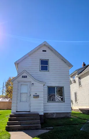 $113,400 | 213 2nd Street Southwest, Chisholm, MN 55719