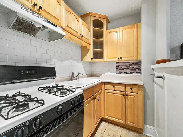 $134,900 | 580 Snelling Avenue South, Unit 4, St. Paul, MN 55116