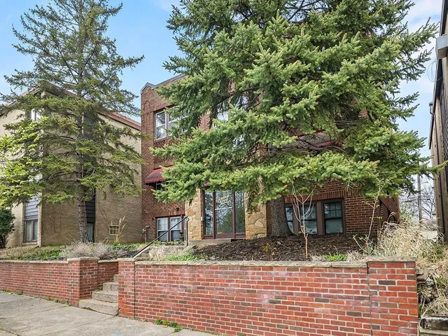 $134,900 | 580 Snelling Avenue South, Unit 4, St. Paul, MN 55116