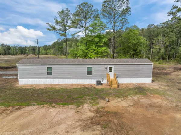 $2,350 | 319 Myers Mayo Road, Ridgeville, SC 29472