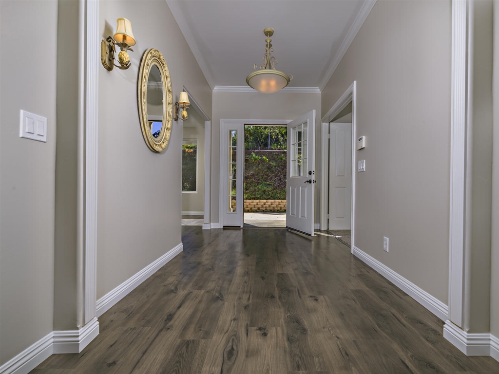 1055 Overbrook Lane Fallbrook, CA 92028 - Photo 5 of 24 Gallery Image 5