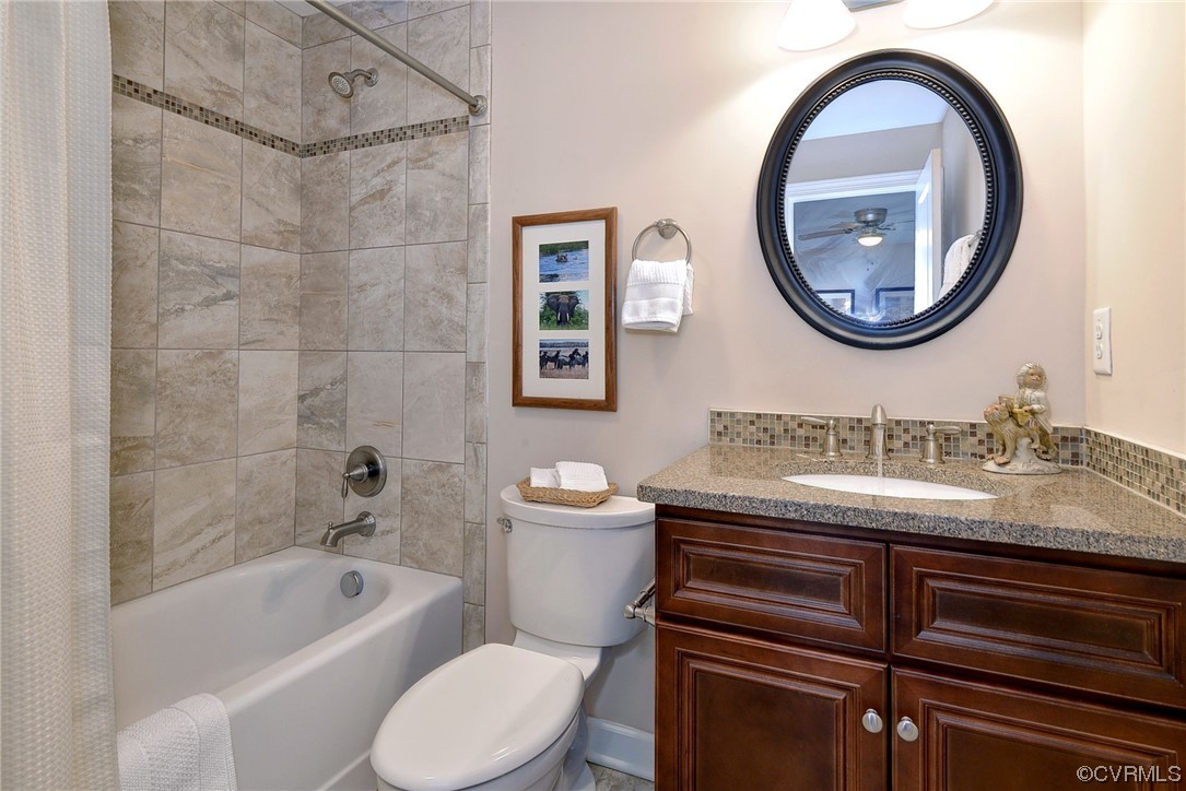 232 Beeston Fields Williamsburg, VA 23188 - Photo 28 of 39 a bathroom with a sink a toilet and a bathtub