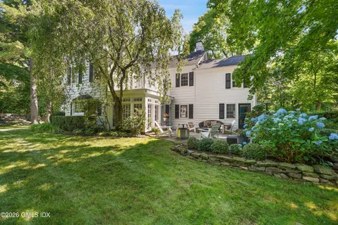 $2,395,000 | 128 Weaver Street, Greenwich, CT 06831