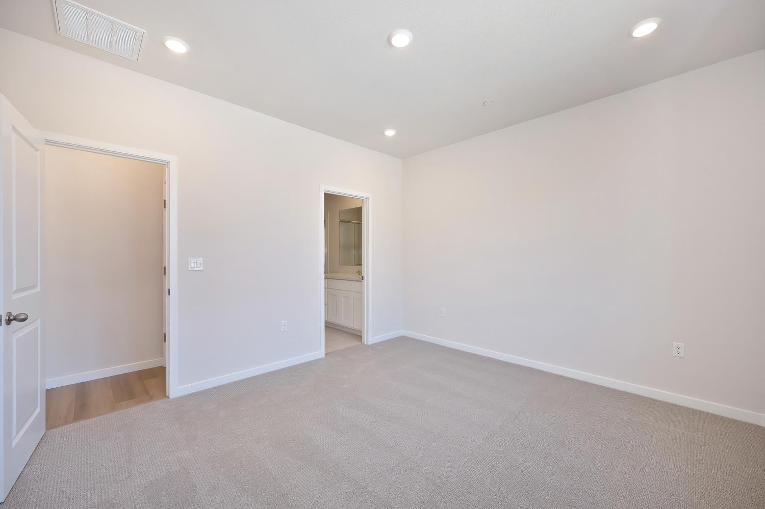 1089 Mallory Ridge Street Roseville, CA 95747 - Photo 16 of 36 a view of an empty room