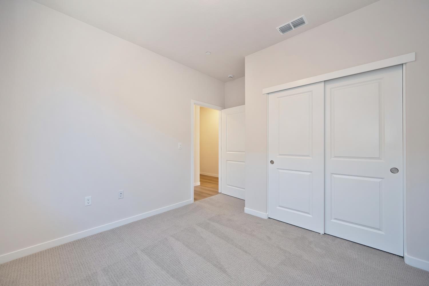 1089 Mallory Ridge Street Roseville, CA 95747 - Photo 28 of 36 a view of an empty room