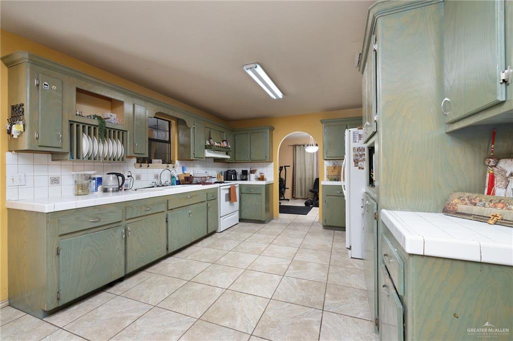 285 Tulipan Street Roma, TX 78584 - Photo 6 of 17 Gallery Image 6