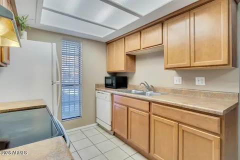 $145,000 | 3119 West Cochise Drive, Unit 136, Phoenix, AZ 85051