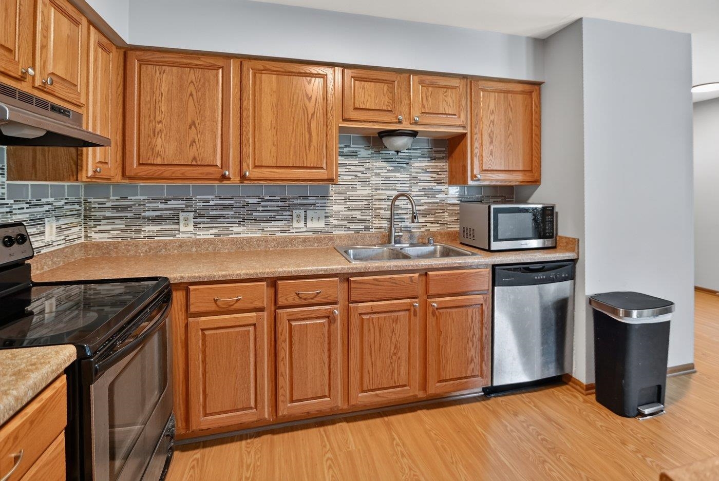 952 Rockefeller Lane Madison, WI 53704 - Photo 12 of 30 Gallery Image 12