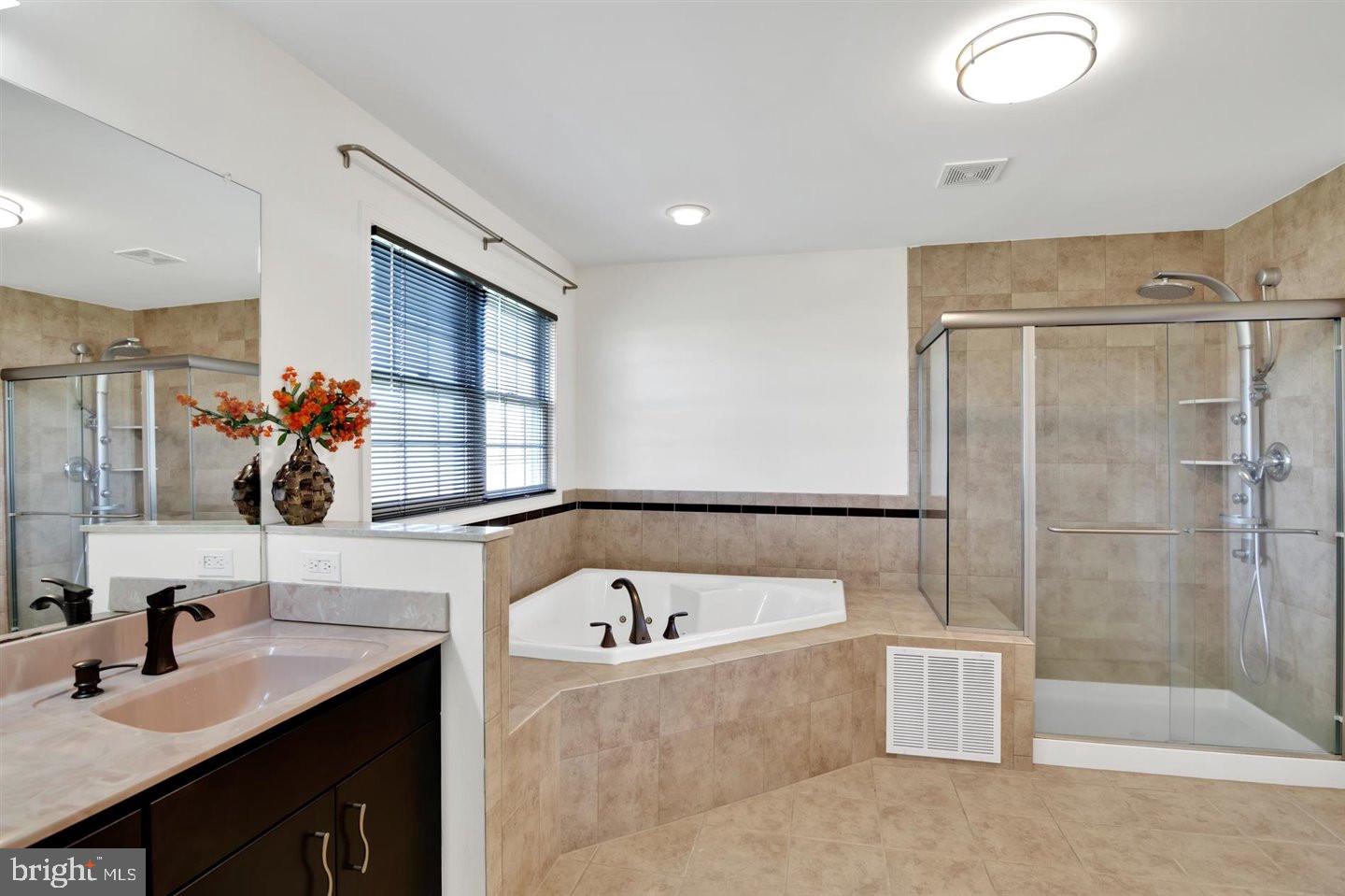 136 Hankins Road Hightstown, NJ 08520 - Photo 34 of 55