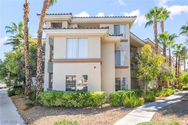 $1,350 | 7123 South Durango Drive, Unit 204, Las Vegas, NV 89113