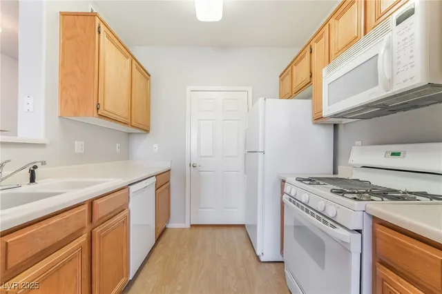 $1,350 | 7123 South Durango Drive, Unit 204, Las Vegas, NV 89113