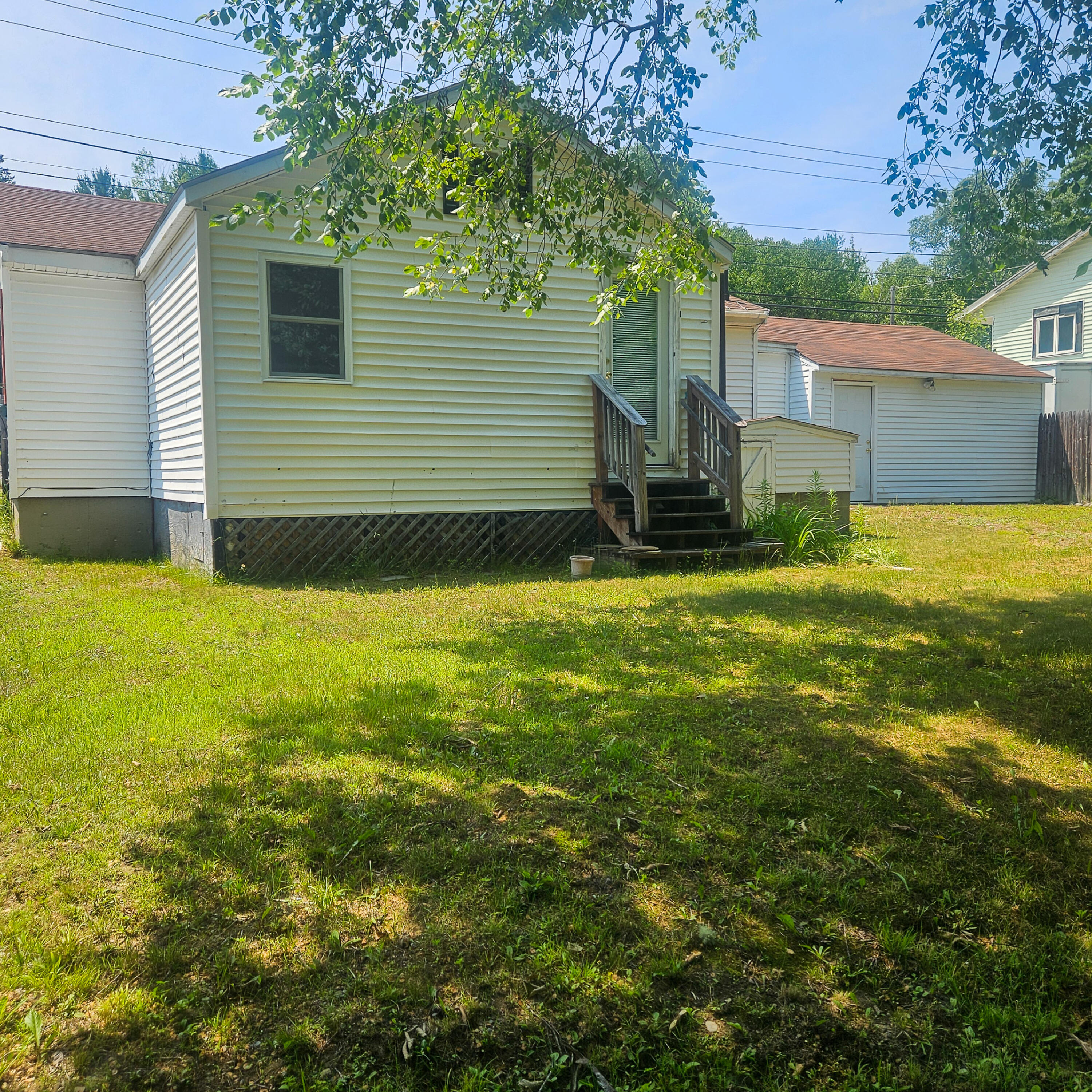 255 Bates Street Millinocket, ME 04462 - Photo 4 of 27 5