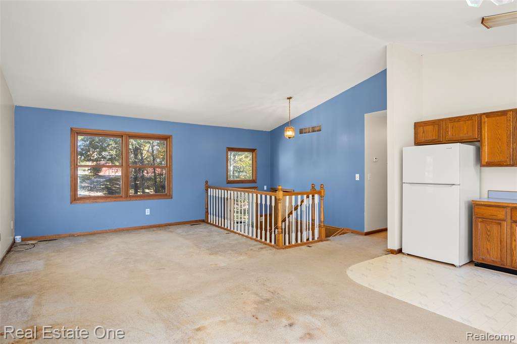 2533 Armond Road Howell, MI 48855 - Photo 4 of 37