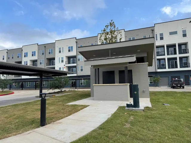 $1,795 | 320 Goll Street, Unit 2226, Kyle, TX 78640