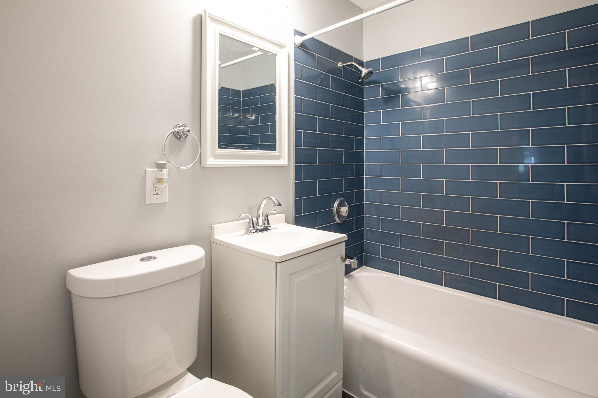 21 Downing Road Trenton, NJ 08628 - Photo 14 of 25 Full Updated BAthroom