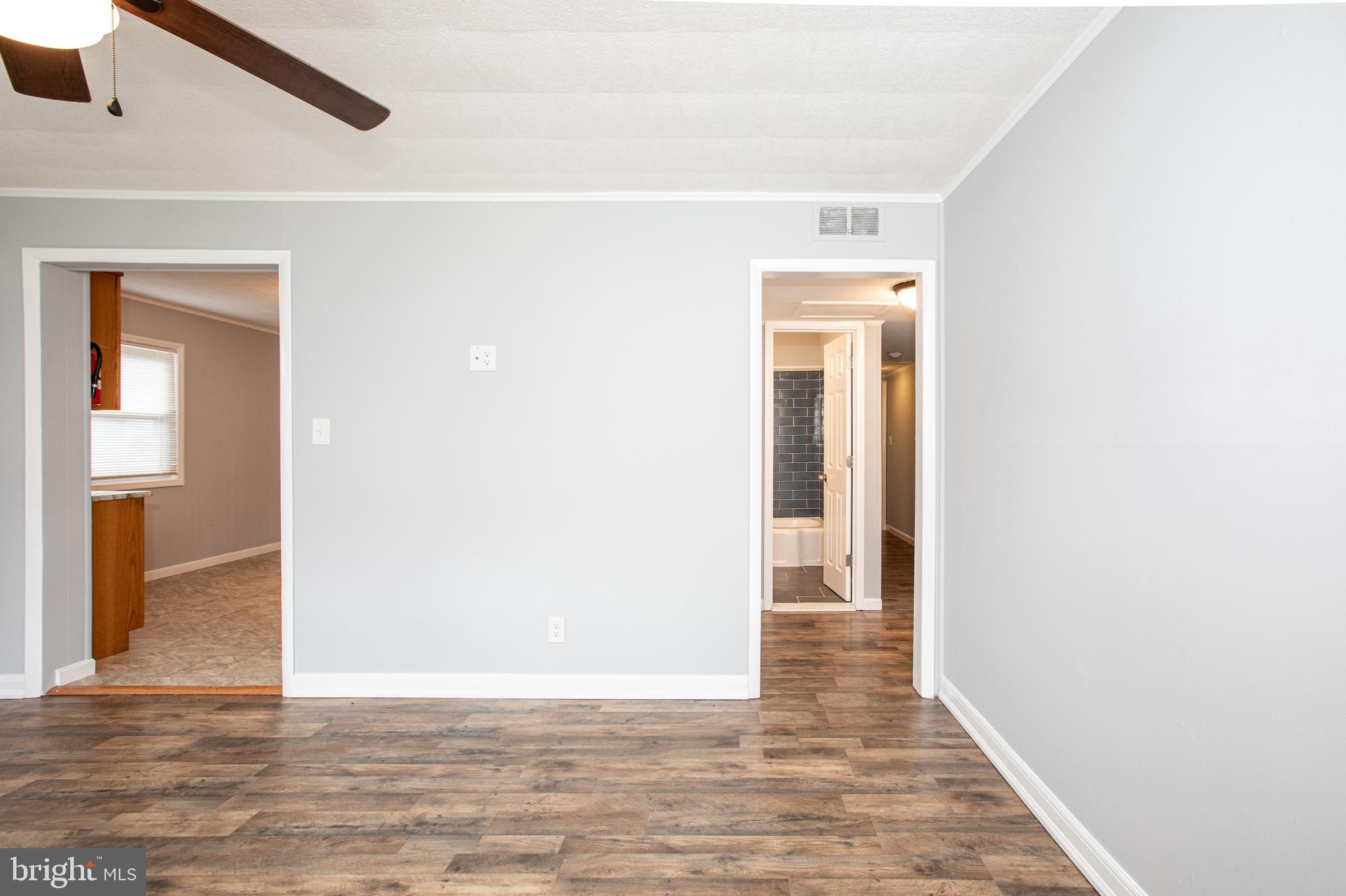 21 Downing Road Trenton, NJ 08628 - Photo 7 of 25 Living Room