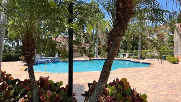 $2,690 | 1707 Village Boulevard, Unit 112, West Palm Beach, FL 33409
