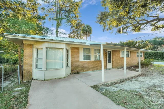 $2,450 | 401 Barnhill Drive, Savannah, GA 31406