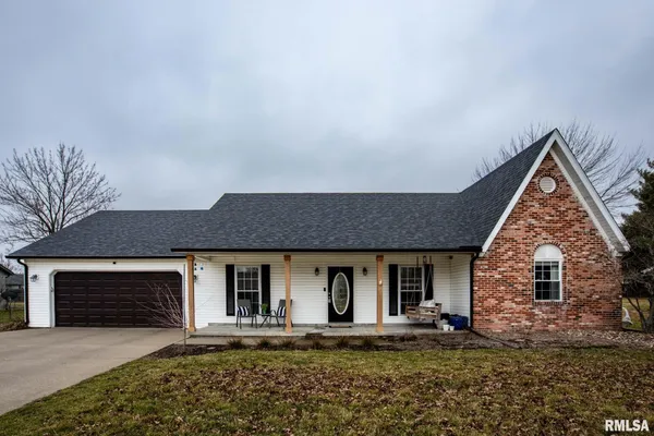 $265,500 | 3021 Willow Branch Lane, Herrin, IL 62948