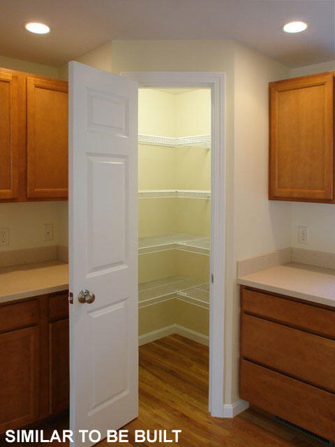 16 RALEIGH Pantry