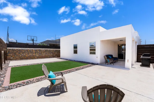 a view of outdoor space yard and patio