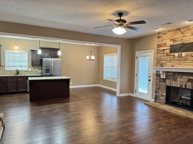 $2,000 | 3776 Windhaven Drive, Clarksville, TN 37040