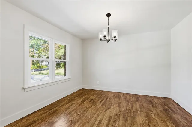 a view of empty room with empty room