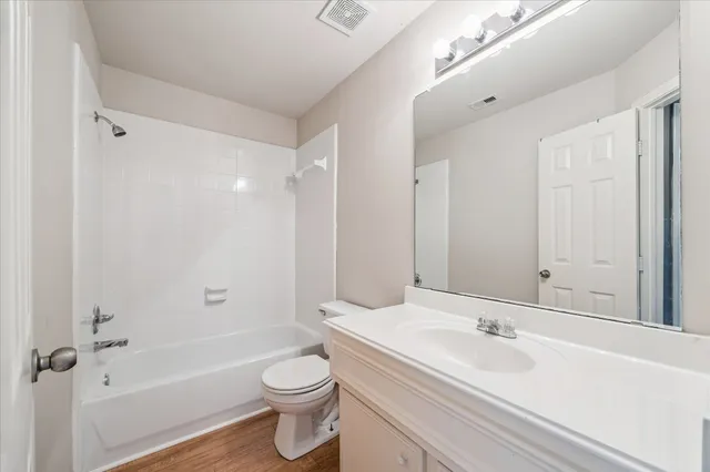 $199,900 | 7007 Woodridge Square Drive, Houston, TX 77087