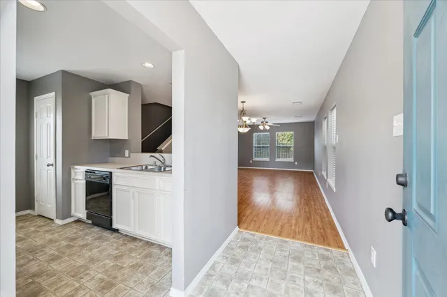 $199,900 | 7007 Woodridge Square Drive, Houston, TX 77087