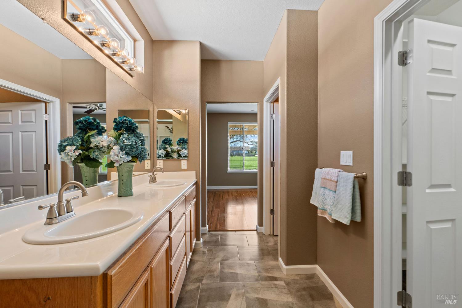 309 Southern Hills Drive Rio Vista, CA 94571 - Photo 20 of 73 a bathroom with a sink and a mirror