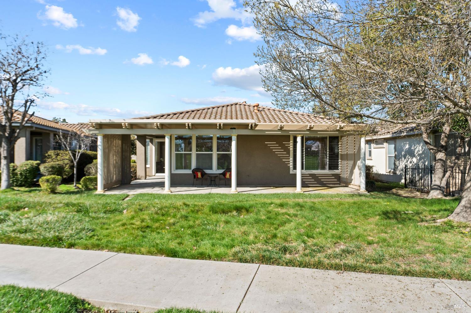 309 Southern Hills Drive Rio Vista, CA 94571 - Photo 30 of 73 front view of a house with a yard
