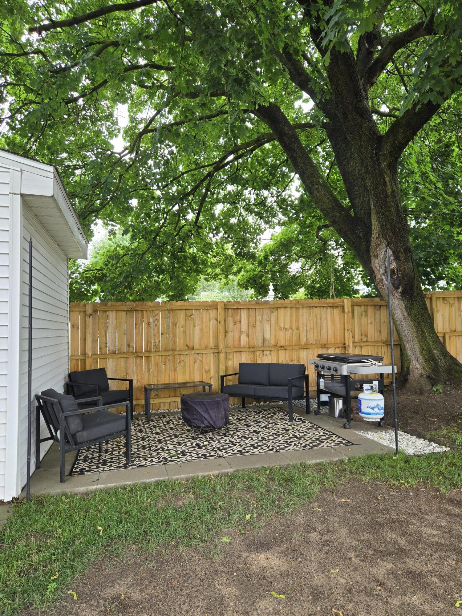 808 Wallace Street Cadillac, MI 49601 - Photo 5 of 40 20250717_105158