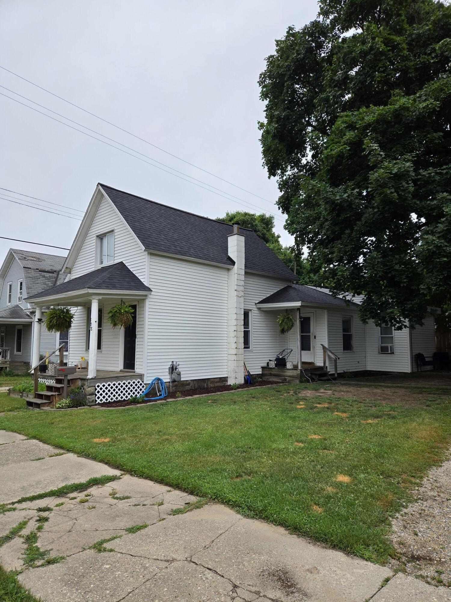 808 Wallace Street Cadillac, MI 49601 - Photo 9 of 40 20250717_105248