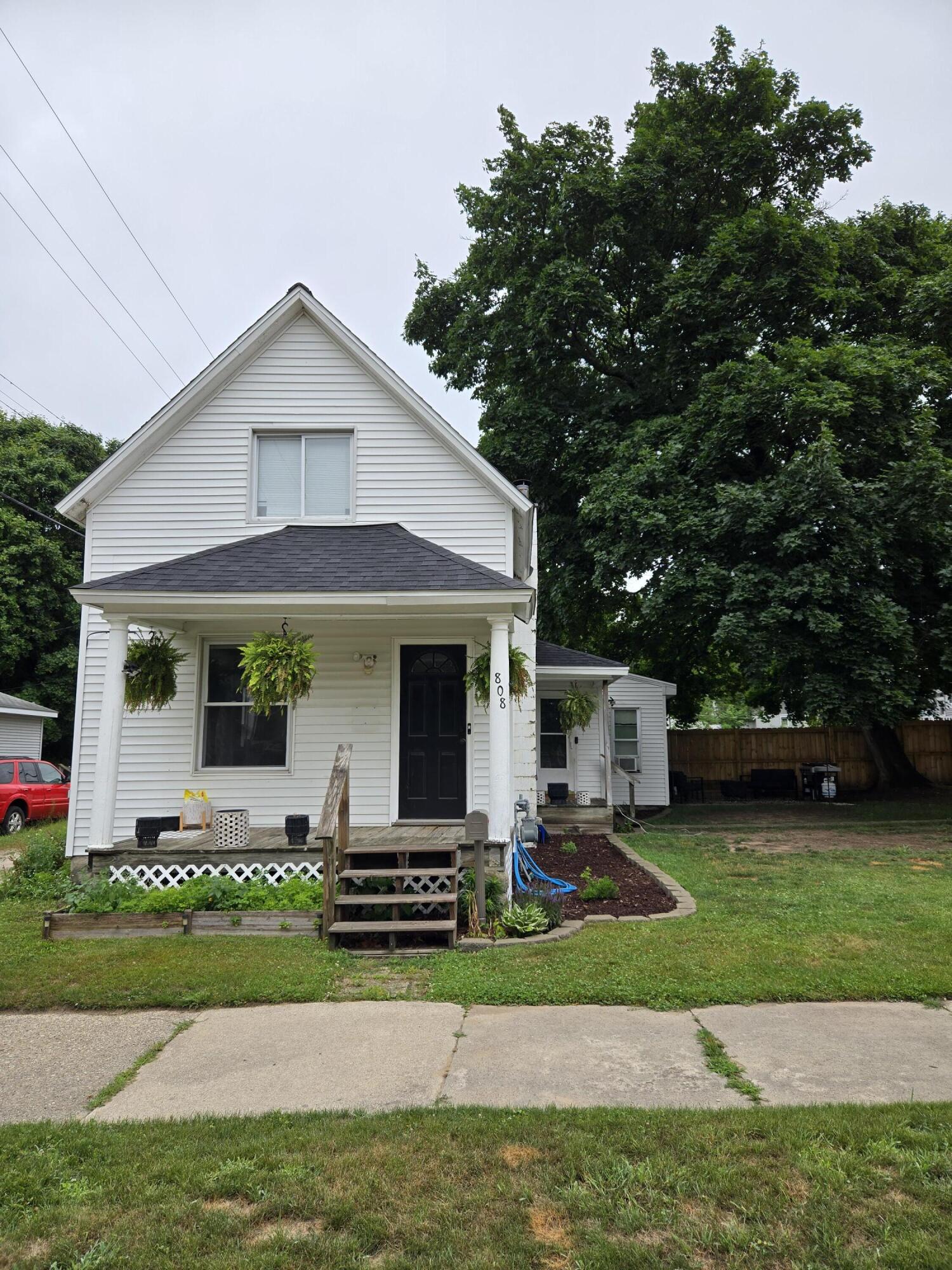 808 Wallace Street Cadillac, MI 49601 - Photo 10 of 40 20250717_105345