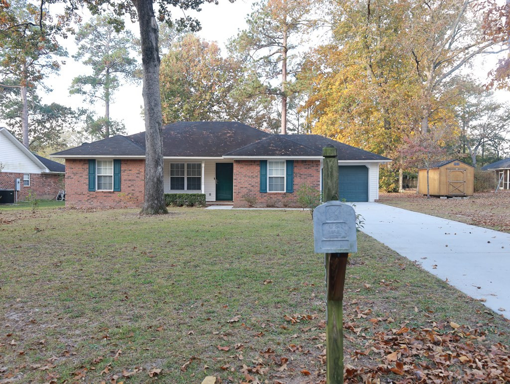 1220 Kings Point Drive Sumter, SC 29154 - Photo 2 of 19 Gallery Image 2