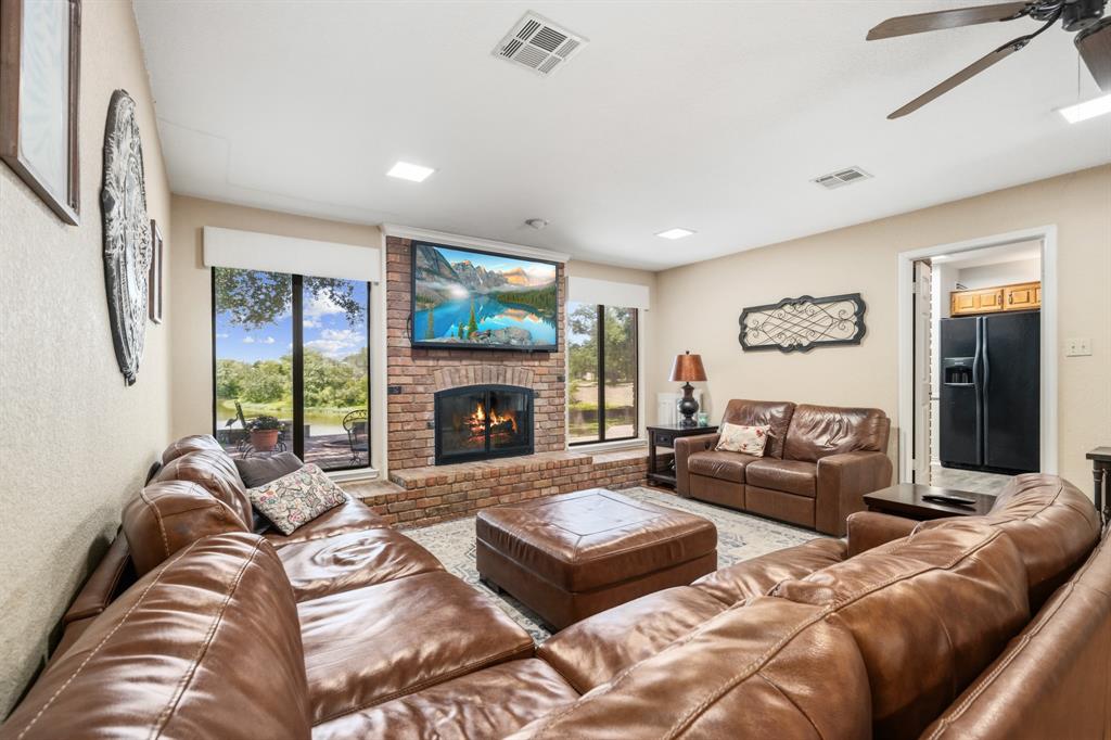 9208 Country Lake Drive Waco, TX 76708 - Photo 11 of 37