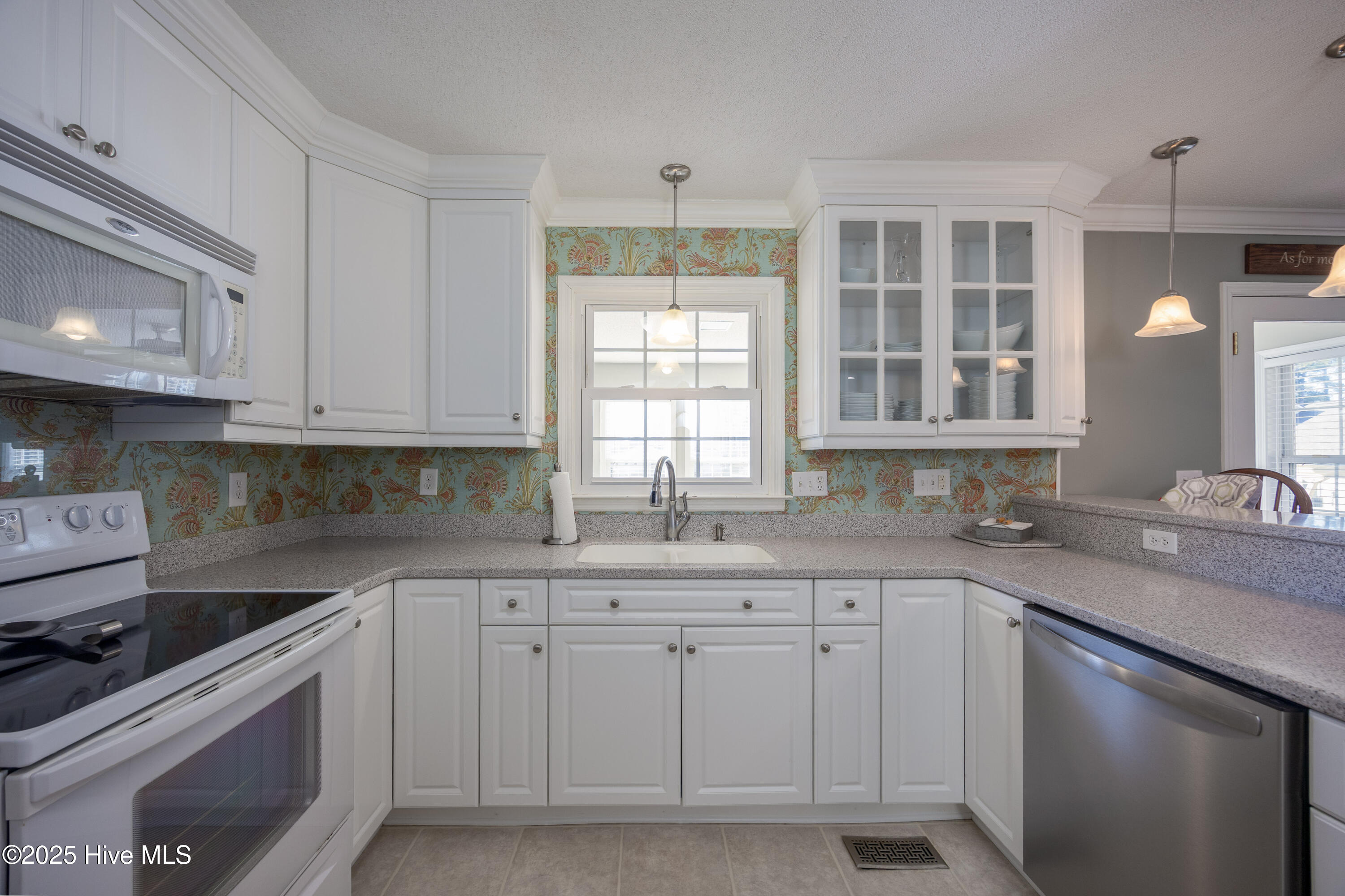 402 Willow Road Clinton, NC 28328 - Photo 8 of 31 402 Willow Rd15