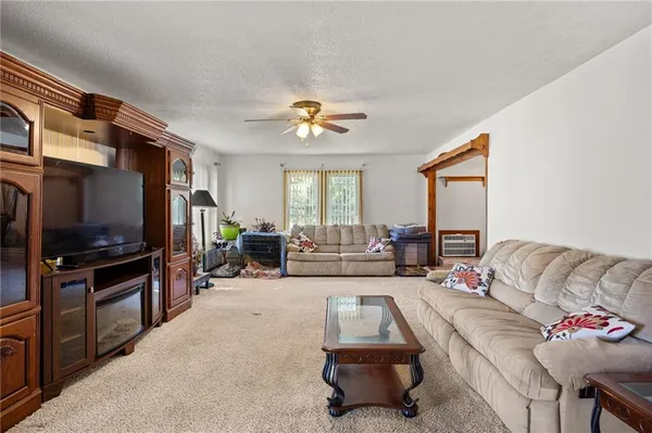 $194,500 | 104 East 4th Street, Stover, MO 65078
