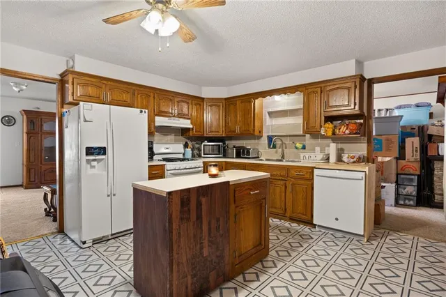 $194,500 | 104 East 4th Street, Stover, MO 65078