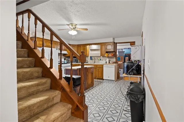 $194,500 | 104 East 4th Street, Stover, MO 65078